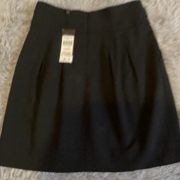 BCBGMaxazria Black Skirt NWT Size 2 - Picture 7 of 15